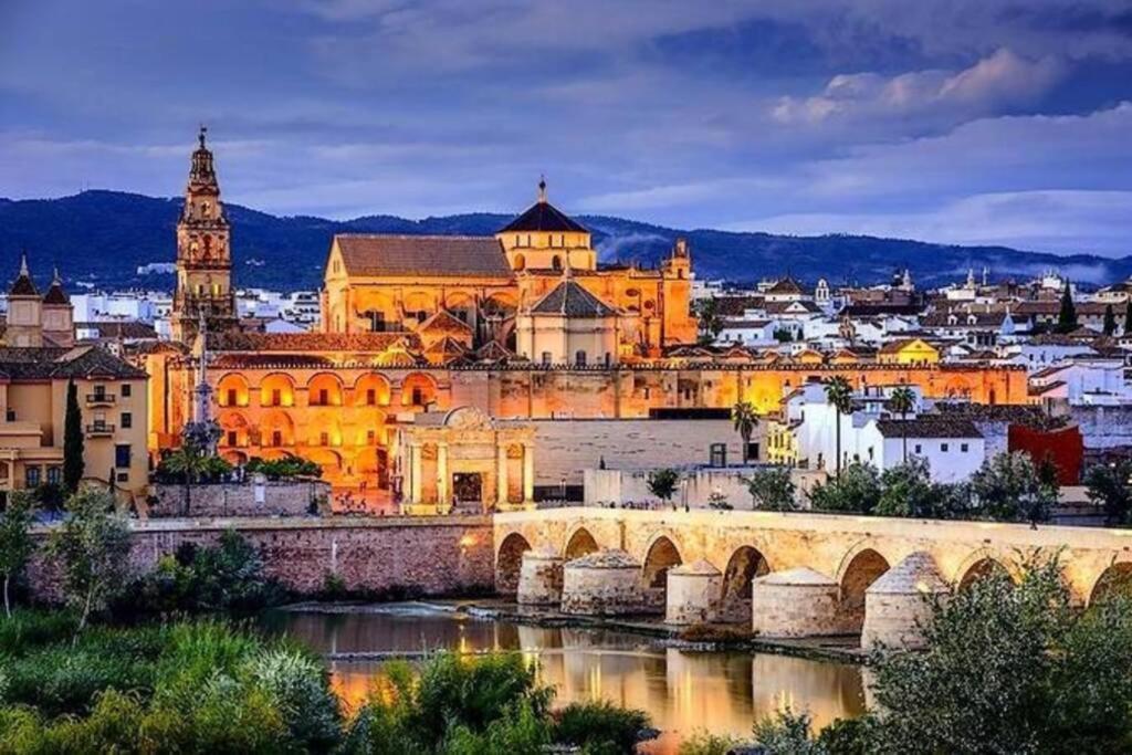 Apartamento Al-Zhara, Junto Puente Romano Lägenhet Córdoba Exteriör bild